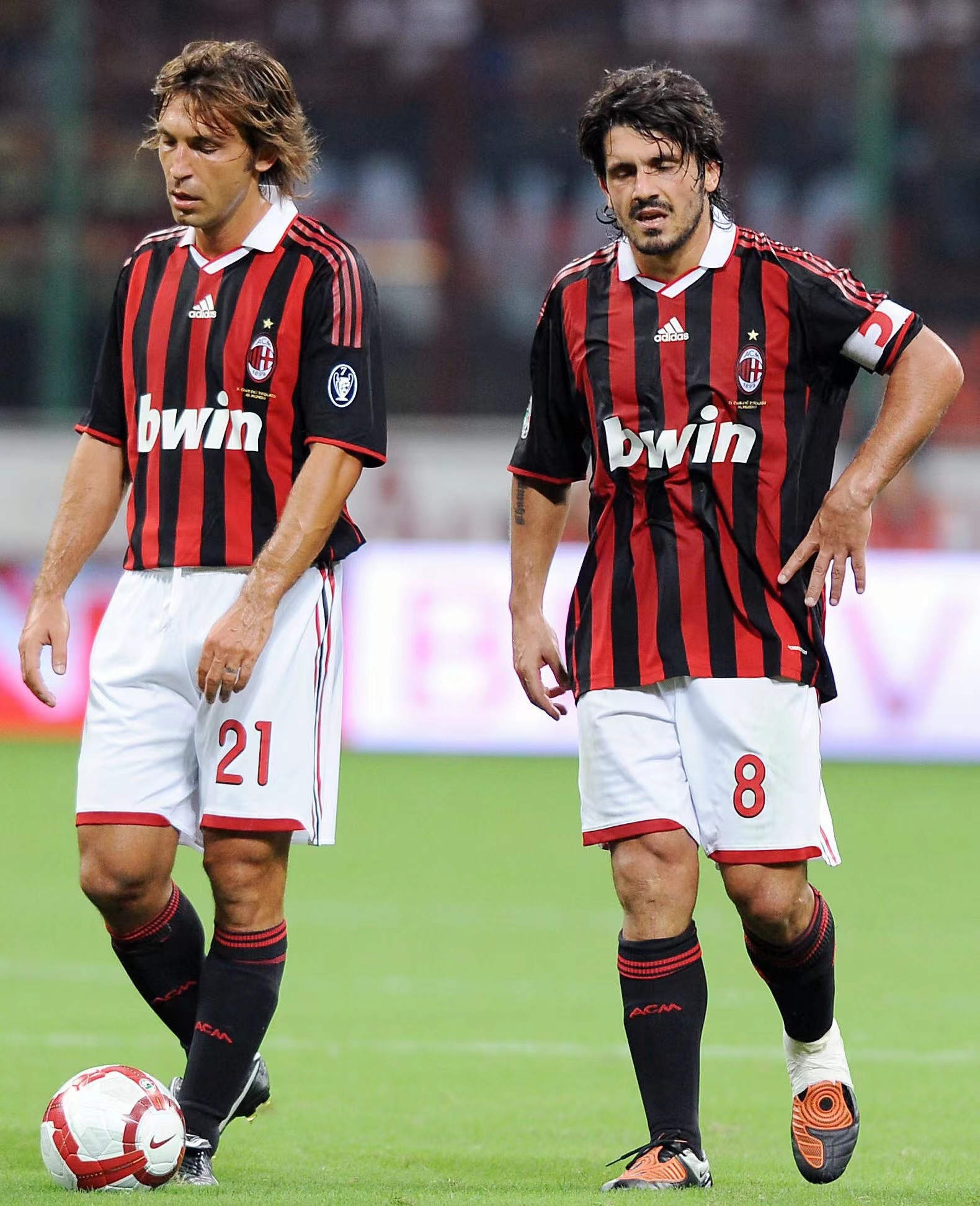 不走运！奇才卡林顿无接触受伤被搀扶离场（太倒霉！奇才卡林顿无对抗受伤被搀扶退场）