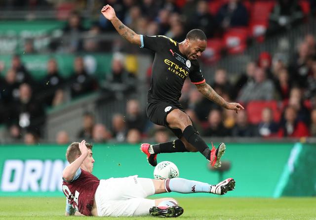 瑞奇·韩德森在纽约洋基队的四个赛季中，每年盗垒数均突破 50 次