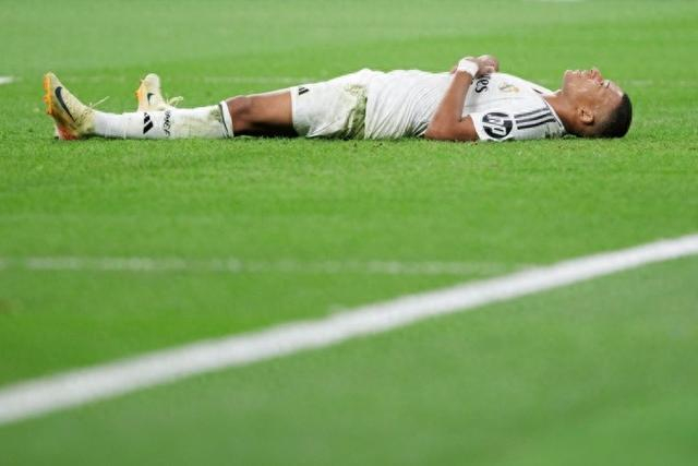 孔蒂：球迷应忽略球队的谣言；欧洲裁判比意甲好？我不聊这个（孔蒂：请球迷别信球队传闻；欧战裁判是否优于意甲？此话题我不置评）