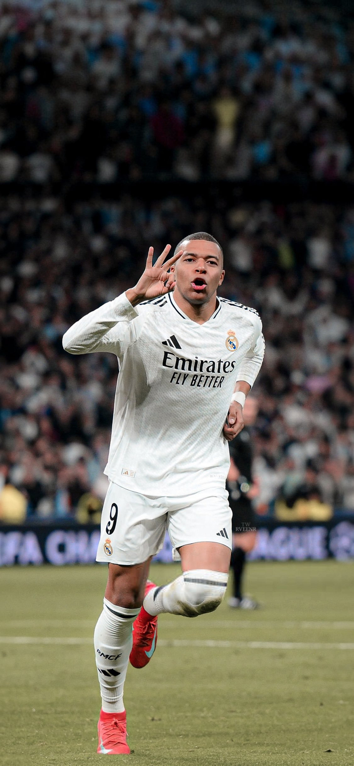 伊劳拉：我们和曼联都是攻强于守，双方踢得非常开放（伊劳拉：我们与曼联攻强守弱，比赛将十分开放）