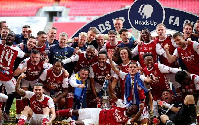 记者：今年租借效力大阪樱花的拉斐尔正与一家中国俱乐部谈判