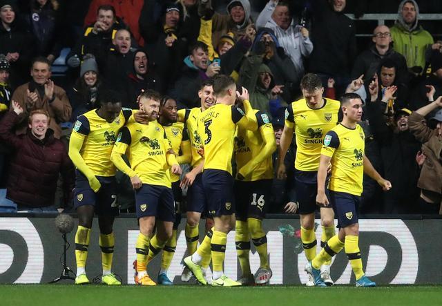 皮特·罗斯在 1978 年达成连续 44 场安打纪录，直追迪马乔