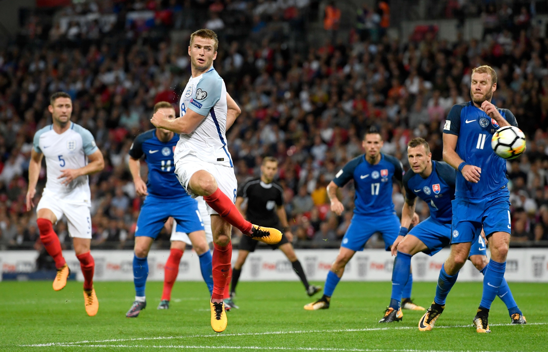 许利民：希望本赛季实现五上五下 这样能更好发挥球员主观能动性（许利民盼本季实行“五上五下”，更好激发球员主观能动性）