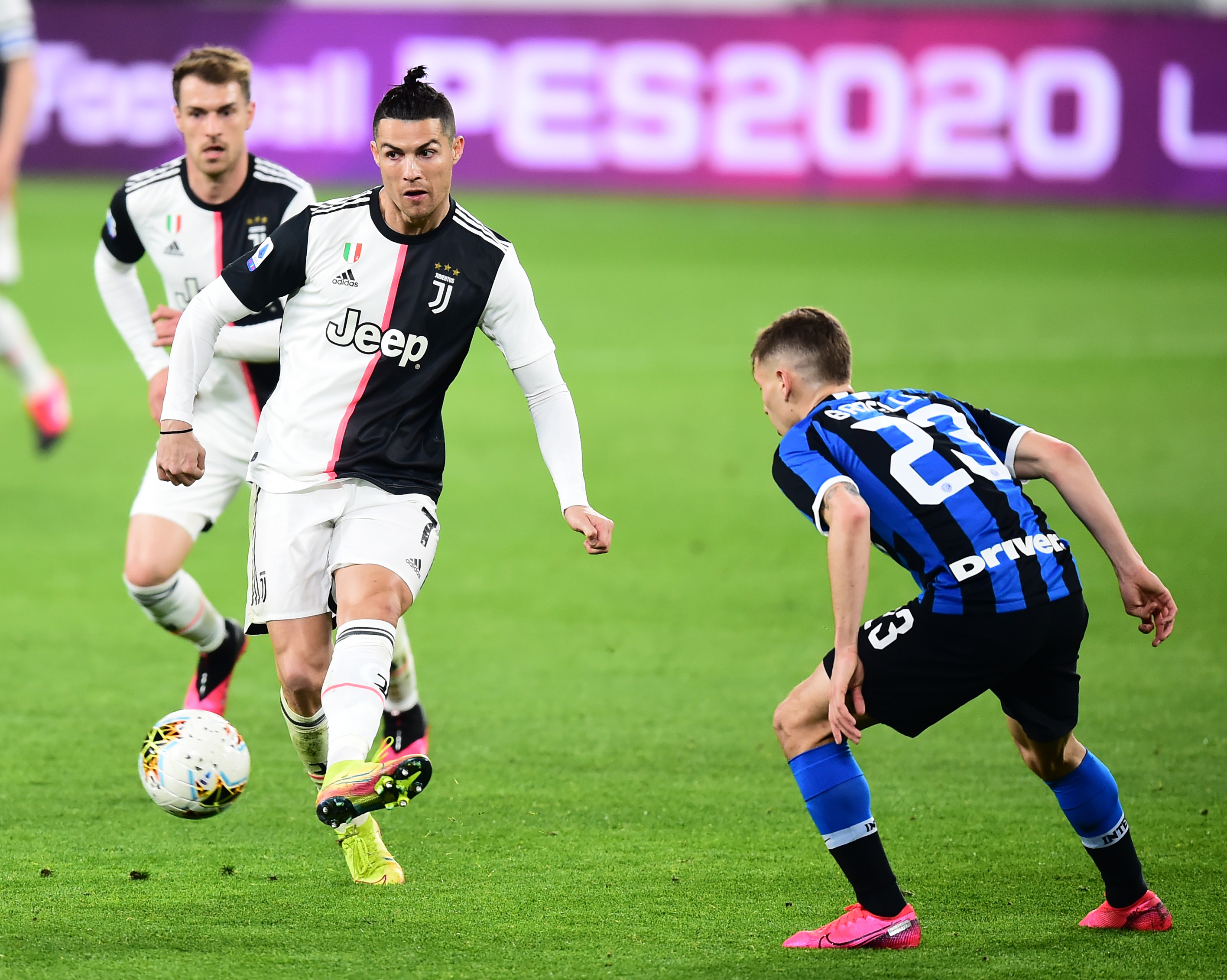 2025年欧洲足坛夏窗：英超创纪录 红军包揽前3（2025欧洲夏窗：英超破纪录，利物浦包揽前三）