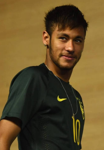 博主：国安今天前往河内，因当地训练条件不佳今晚直接去踩场