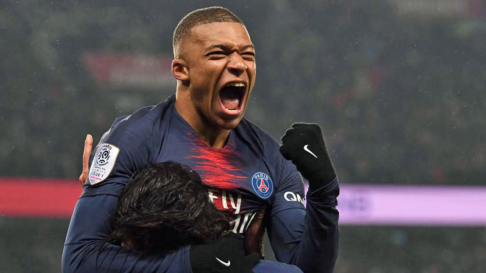 汉堡官方：格拉策尔右大腿肌肉纤维撕裂，将缺阵今年剩余比赛