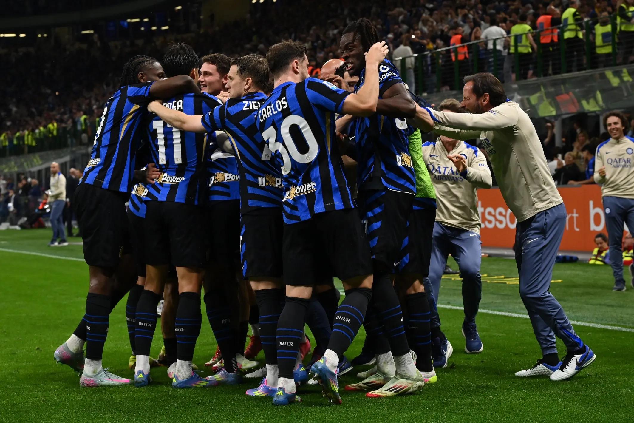 官方：继9月当选法甲月度最佳球员后，托万11月再获此殊荣（官方：托万继9月荣膺法甲月最佳后，11月再次当选）